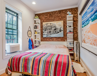 552 Lincoln Pl - Photo Thumbnail 9