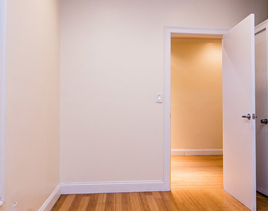 552 Lincoln Pl - Photo Thumbnail 16