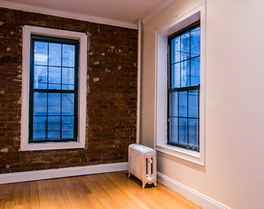 552 Lincoln Pl - Photo Thumbnail 2
