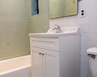 552 Lincoln Pl - Photo Thumbnail 1