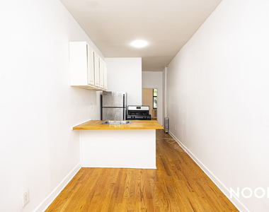 369 Menahan St - Photo Thumbnail 6
