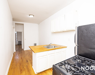 369 Menahan St - Photo Thumbnail 5