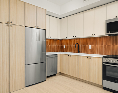 733 Lincoln Pl - Photo Thumbnail 6