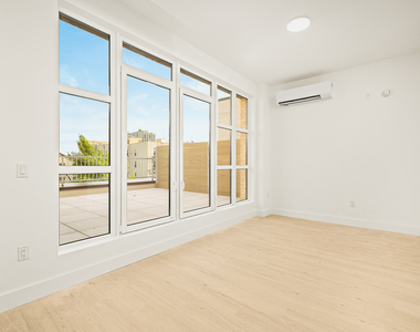 733 Lincoln Pl - Photo Thumbnail 8
