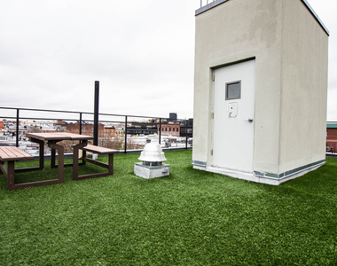 286 Stanhope St - Photo Thumbnail 2