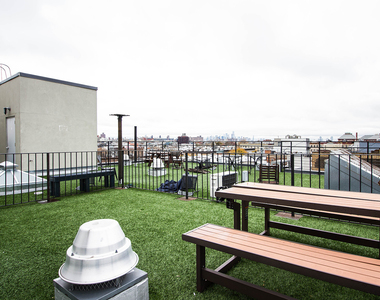 286 Stanhope St - Photo Thumbnail 15