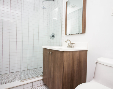 286 Stanhope St - Photo Thumbnail 16