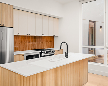 733 Lincoln Pl - Photo Thumbnail 5