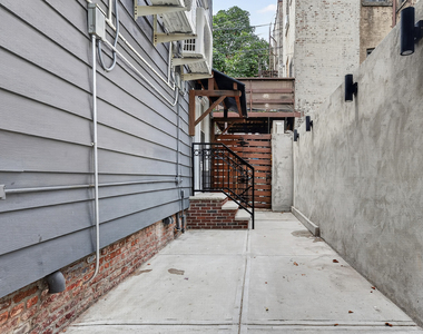 55 McGuinness Blvd - Photo Thumbnail 1