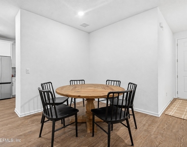 263 Archstone Way - Photo Thumbnail 13