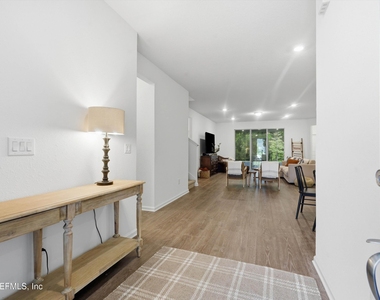 263 Archstone Way - Photo Thumbnail 12