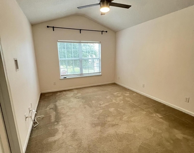 13311 Stone Pond Drive - Photo Thumbnail 10