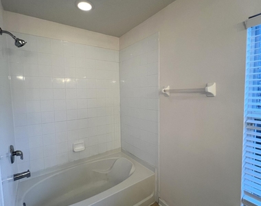 13311 Stone Pond Drive - Photo Thumbnail 7