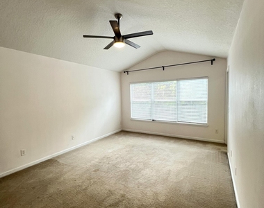 13311 Stone Pond Drive - Photo Thumbnail 5