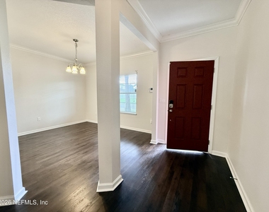 8900 Devon Pines Drive - Photo Thumbnail 4