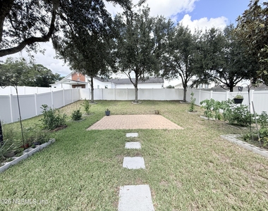 8900 Devon Pines Drive - Photo Thumbnail 37