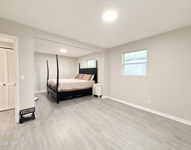 8114 Patou Drive S - Photo Thumbnail 11