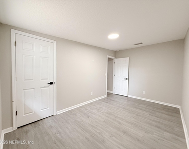 8114 Patou Drive S - Photo Thumbnail 28