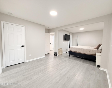 8114 Patou Drive S - Photo Thumbnail 12