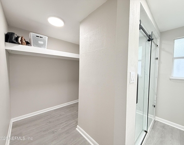 8114 Patou Drive S - Photo Thumbnail 15