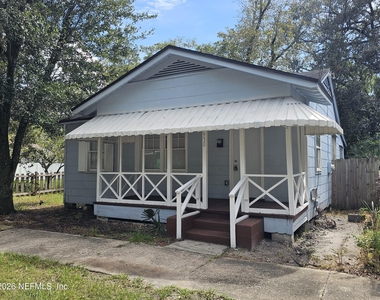 930 W 24th Street - Photo Thumbnail 19