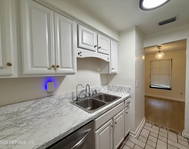 10439 Agave Road - Photo Thumbnail 7