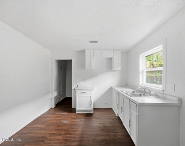 1409 W 5th Street - Photo Thumbnail 10