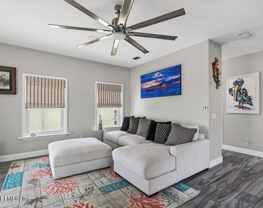 209 Gull Circle - Photo Thumbnail 18