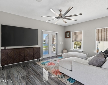 209 Gull Circle - Photo Thumbnail 17