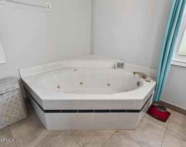 209 Gull Circle - Photo Thumbnail 70