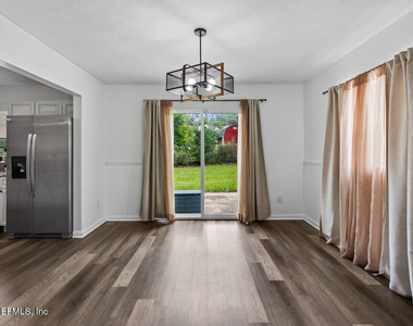 436 Saturn Lane W - Photo Thumbnail 6