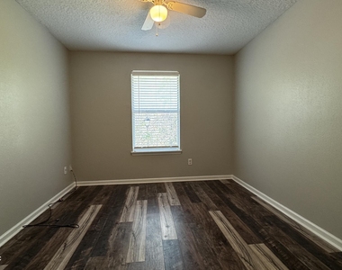 4220 Plantation Oaks Boulevard - Photo Thumbnail 20