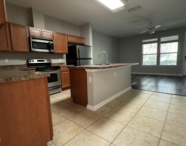 4220 Plantation Oaks Boulevard - Photo Thumbnail 3