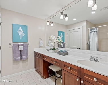 945 Registry Boulevard - Photo Thumbnail 8