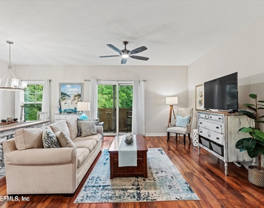 945 Registry Boulevard - Photo Thumbnail 4