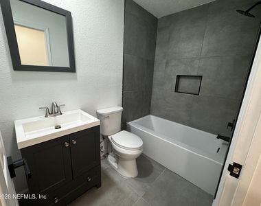 807 Black Cherry Drive S - Photo Thumbnail 5