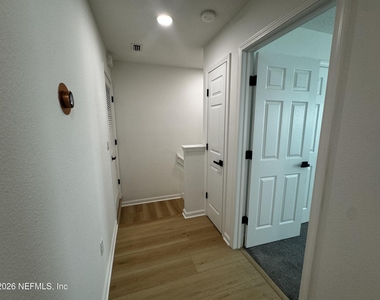 807 Black Cherry Drive S - Photo Thumbnail 7