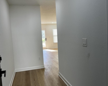807 Black Cherry Drive S - Photo Thumbnail 15