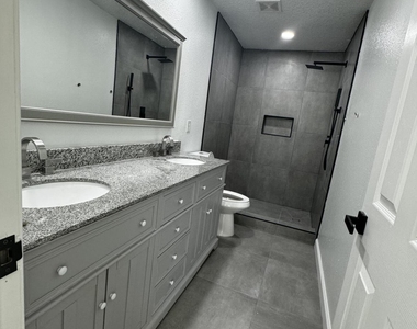 807 Black Cherry Drive S - Photo Thumbnail 4