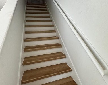 807 Black Cherry Drive S - Photo Thumbnail 9