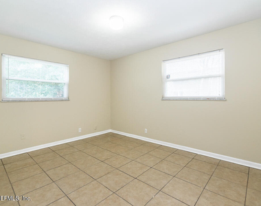 2742 Woolery Drive - Photo Thumbnail 8