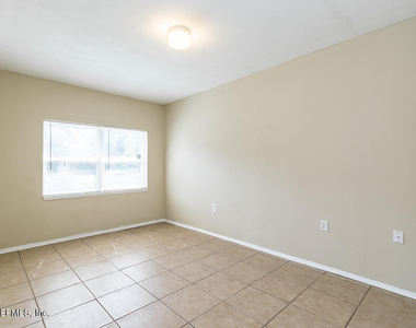 2742 Woolery Drive - Photo Thumbnail 7
