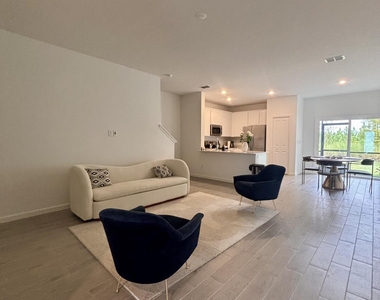170 Hubbard Bend - Photo Thumbnail 6