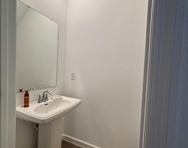 170 Hubbard Bend - Photo Thumbnail 23