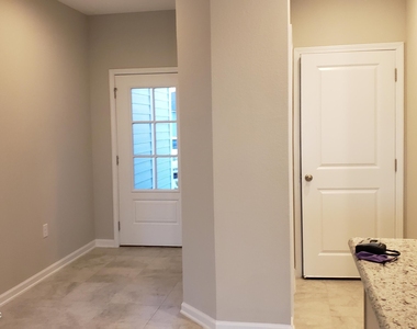 501 Pine Bluff Drive - Photo Thumbnail 6