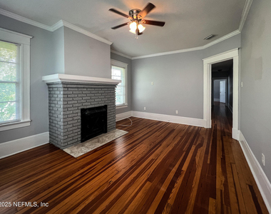 2304 College Street - Photo Thumbnail 4