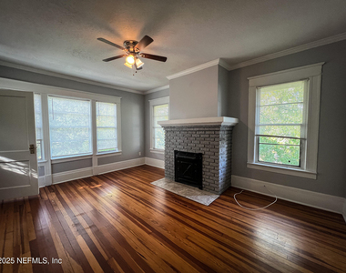 2304 College Street - Photo Thumbnail 2