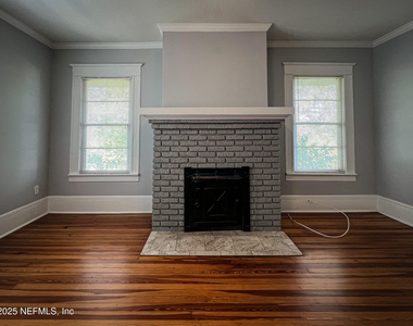 2304 College Street - Photo Thumbnail 3