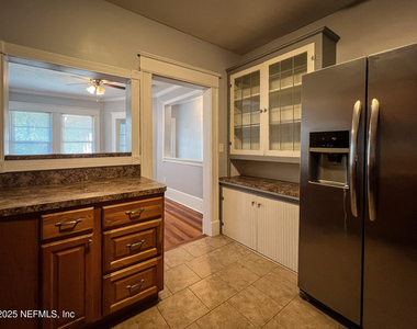 2304 College Street - Photo Thumbnail 7