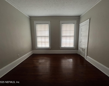 2740 Lydia Street - Photo Thumbnail 16